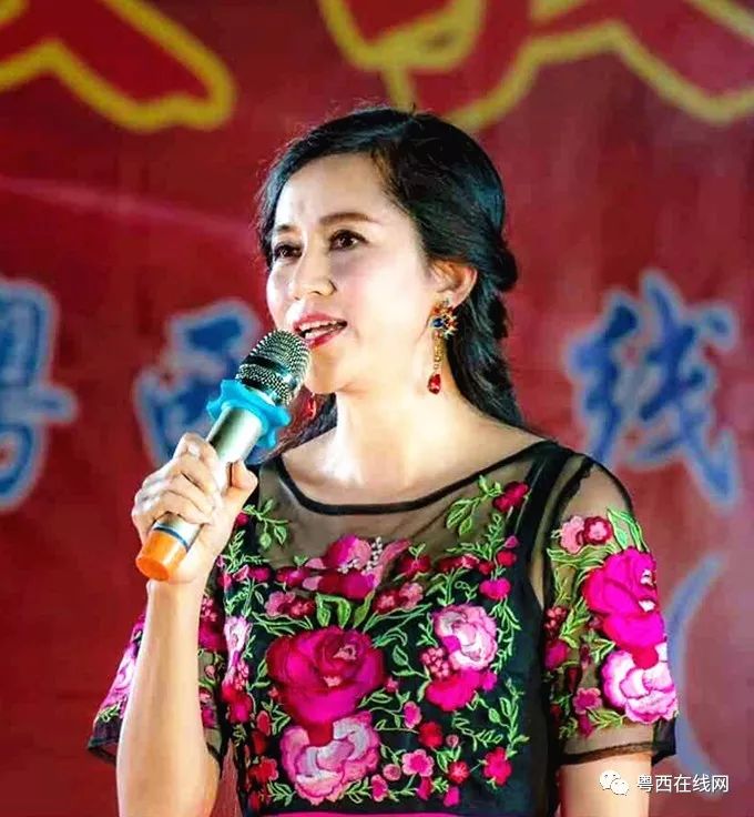kaiyun体育登录网页入口 粤西在线新媒体联盟走进粤西新农村巡回文艺汇演（新坡村）首站告捷