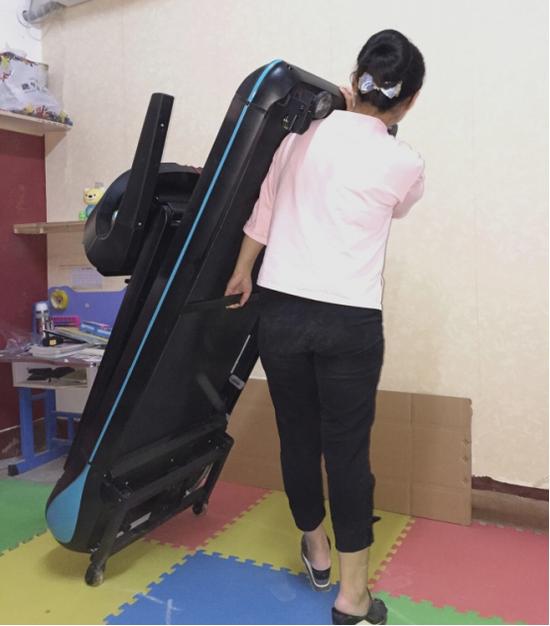 pg电子娱乐平台 汇强i8跑步机评测：全折叠设计轻松收纳 酷炫时尚