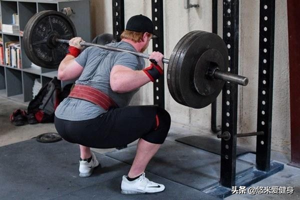 pg电子娱乐平台 力量训练有必要使用护具吗？4个常用的装备，快速提升力量水平