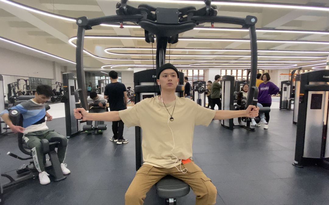 龙门综合训练器_龙门练胸标准动作图解_什么是龙门式机器人