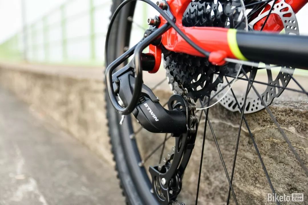 迪卡侬健身自行车_ROCKRIDER ST900 SPORT TRAIL测评_迪卡侬ROCKRIDER ST900 24寸山地车
