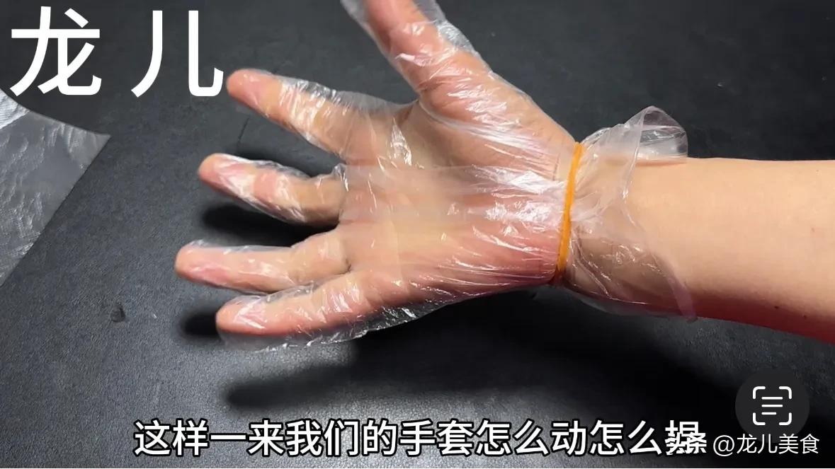 一次性手套正确戴法_健身手套松一点_戴手套的正确方法