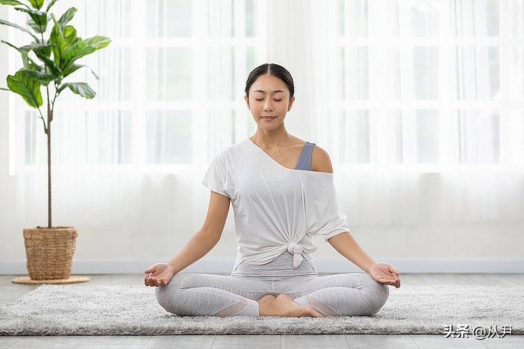 基础体式教学_瑜伽入门指南_瑜伽拉力带锻炼方法