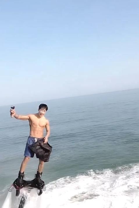 街头极限健身没有腿部?_水上飞人极限运动_夏天健身运动