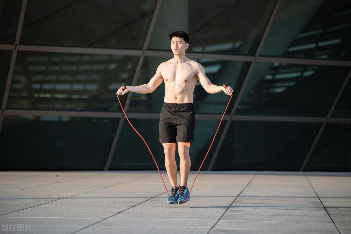 跳绳减肥效果_跑步后做仰卧起坐减肥_跳绳燃脂技巧