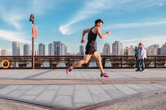 减肥最有效运动_跑步后做仰卧起坐减肥_燃脂运动排名