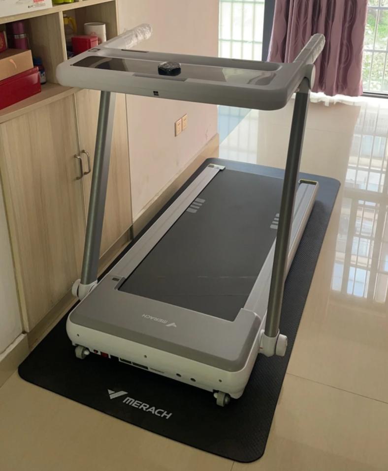跑步机什么牌子好跑步机价格_跑步机跑带尺寸选择_跑步机缓震系统