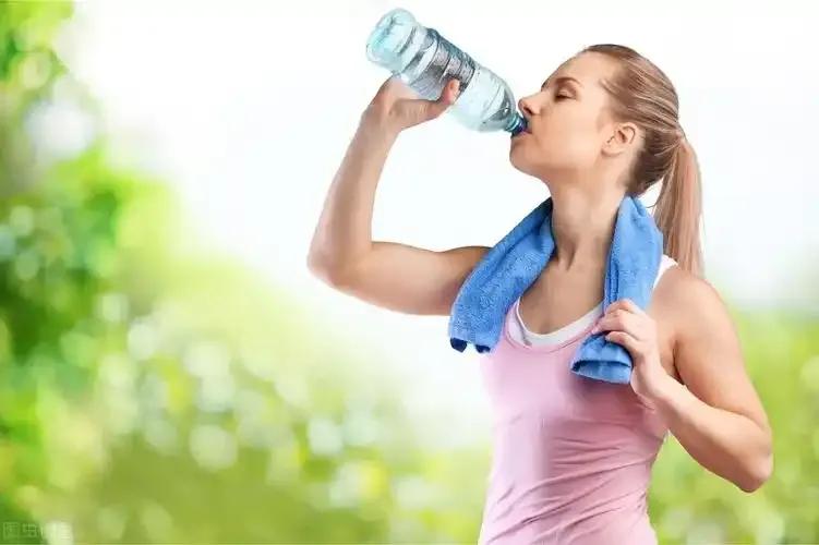 护腕使用技巧_健身要带手套吗_健身腰带选购